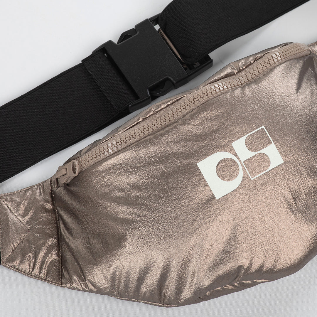 Team Dolly fannypack