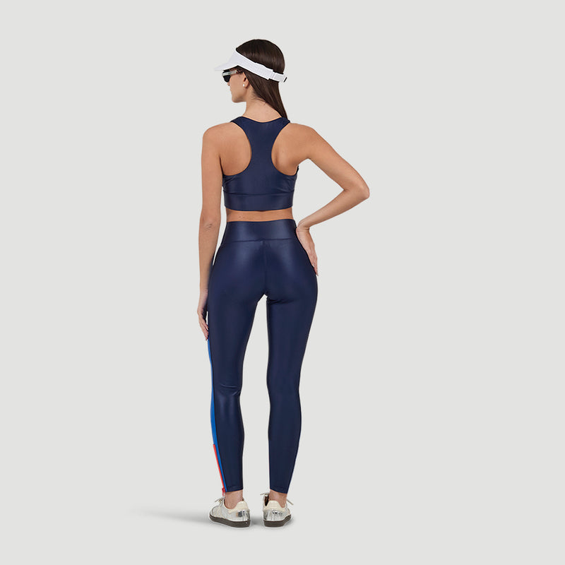 Active bra with zipper